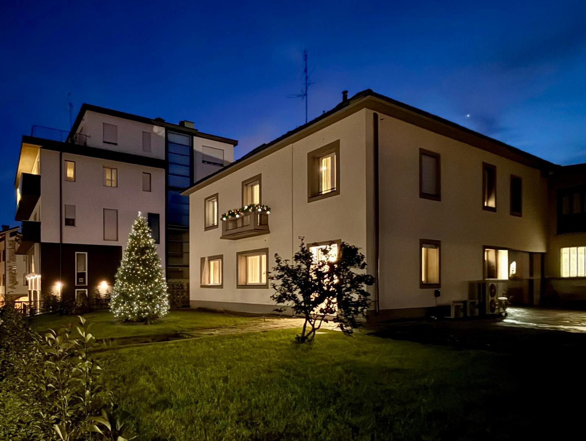 Villa Manzoni Meda Екстер'єр фото